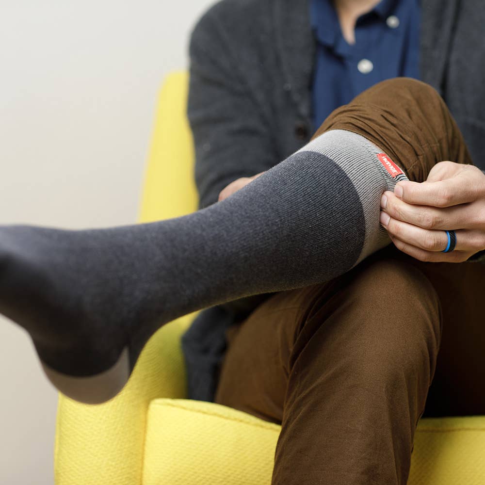 Dunkel & Hellgrau 15-20 mmHg Baumwoll-Kompressionssocken Heathered Kollektion Grau für den Großhandel auf Faire3