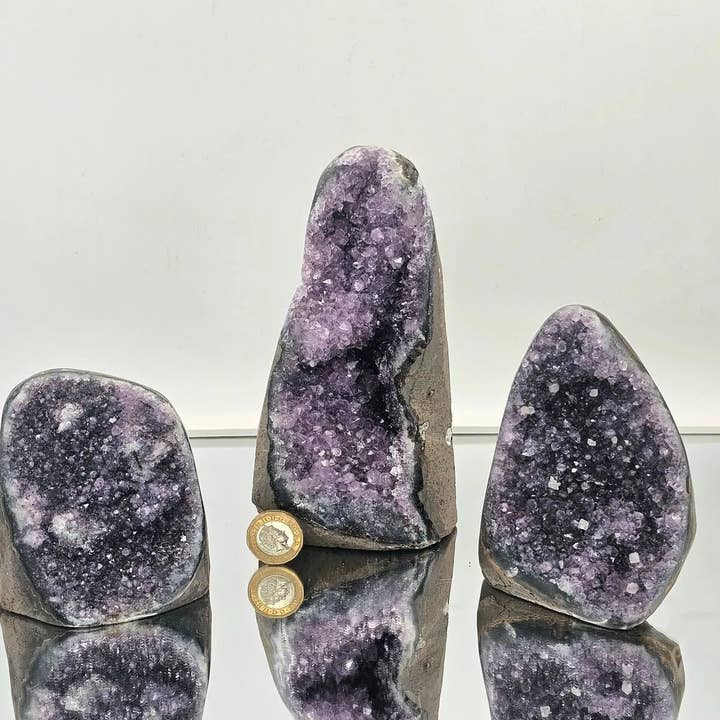 Distinction Crystals - Venta al por mayor Piedras/cristales espirituales - Oferta por lotes de geoda de cristal de amatista uruguaya de 2 kg (especial C)
