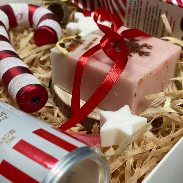 ADRIANA'S ART - HANDMADE ARTISAN PRODUCTS - Wholesale Bath & body set - Pimms Christmas - Deluxe & Handmade Gift Set5