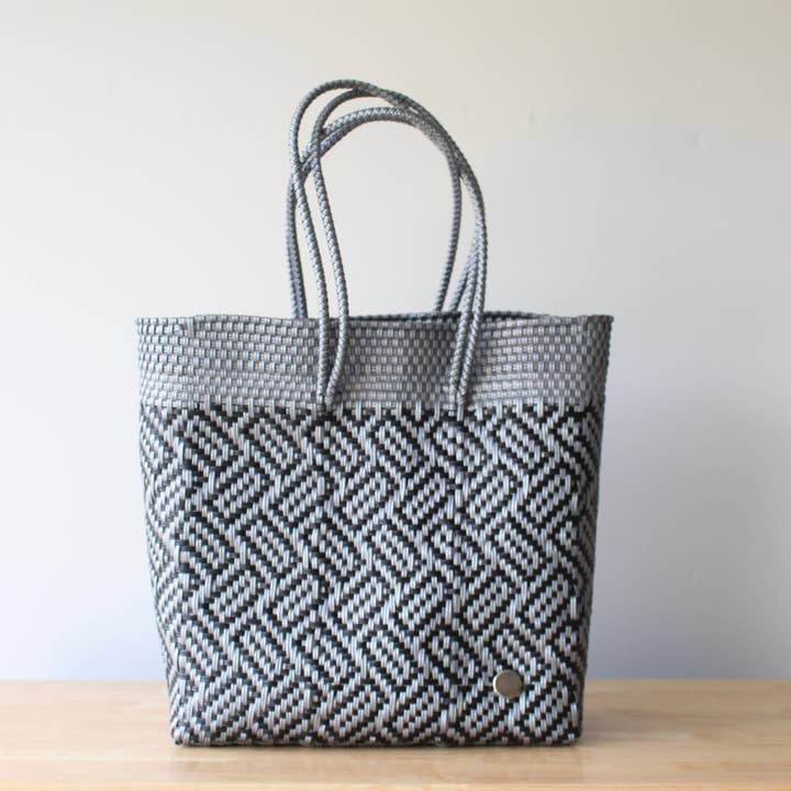 Mercado Large Tote – Silver & Black Rectangle Weave för wholesale av MexiMexi