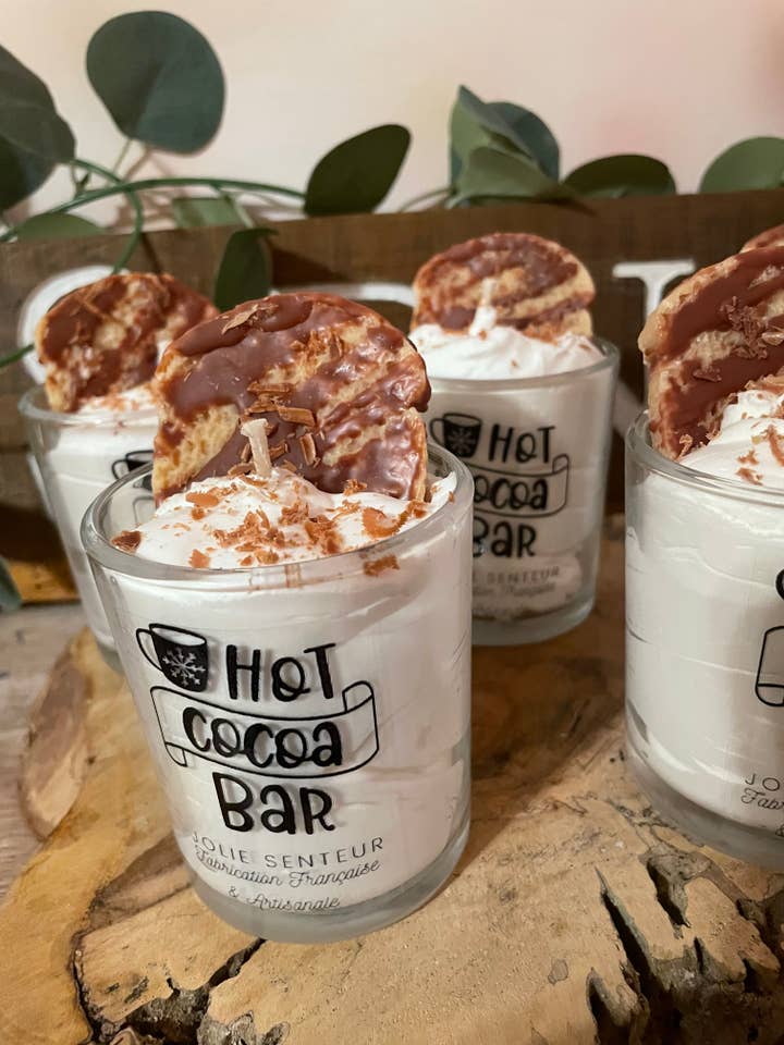 Hot Chocolate Candle 🍫 for wholesale by Jolie Senteur