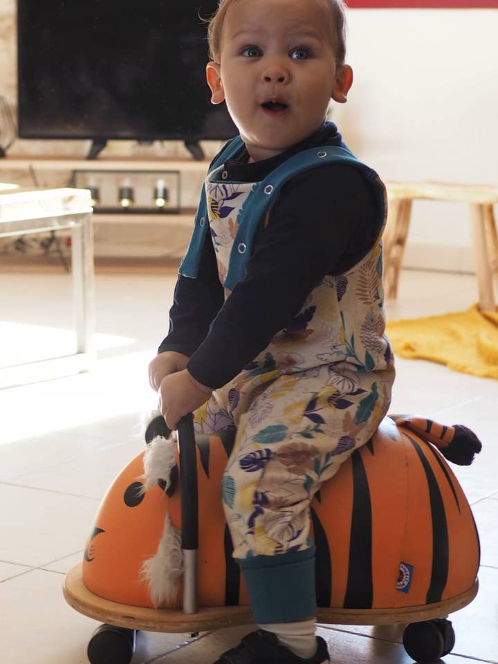 Djungel utvecklas hängselbyxa för wholesale av Petites Menottes