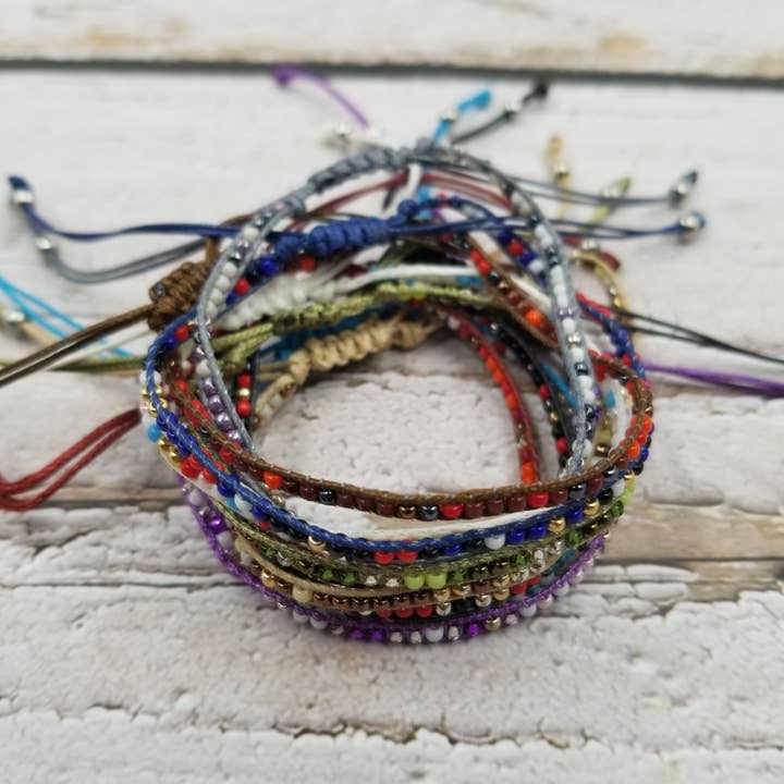 10 PCS Håndlavede Multi Layered Seed Bead Armbånd for engroshandel hos Treasure Wholesale