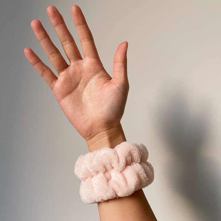 Mount Lai - Wholesale Wash Cloth - Mei Apothecary Spa Towel Wristbands for Face Washing