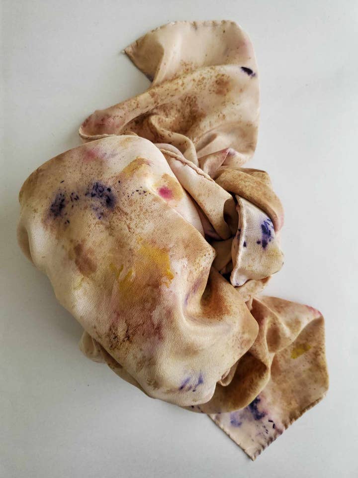 LINGAP Cachecol em Crepe de Seda Tingida Naturalmente (43' x 43") por atacado de Lu France Interiors LLC