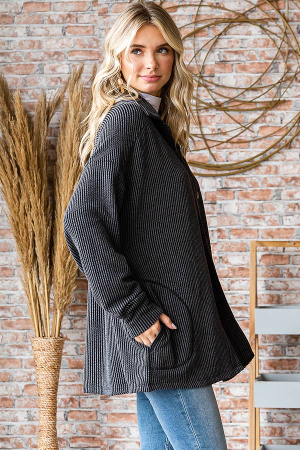 7th Ray – Großhandel Hemdjacke/Shacket – Damen – Solide Rippe Knopfleiste Seitentaschen Langarm Shacket T525634