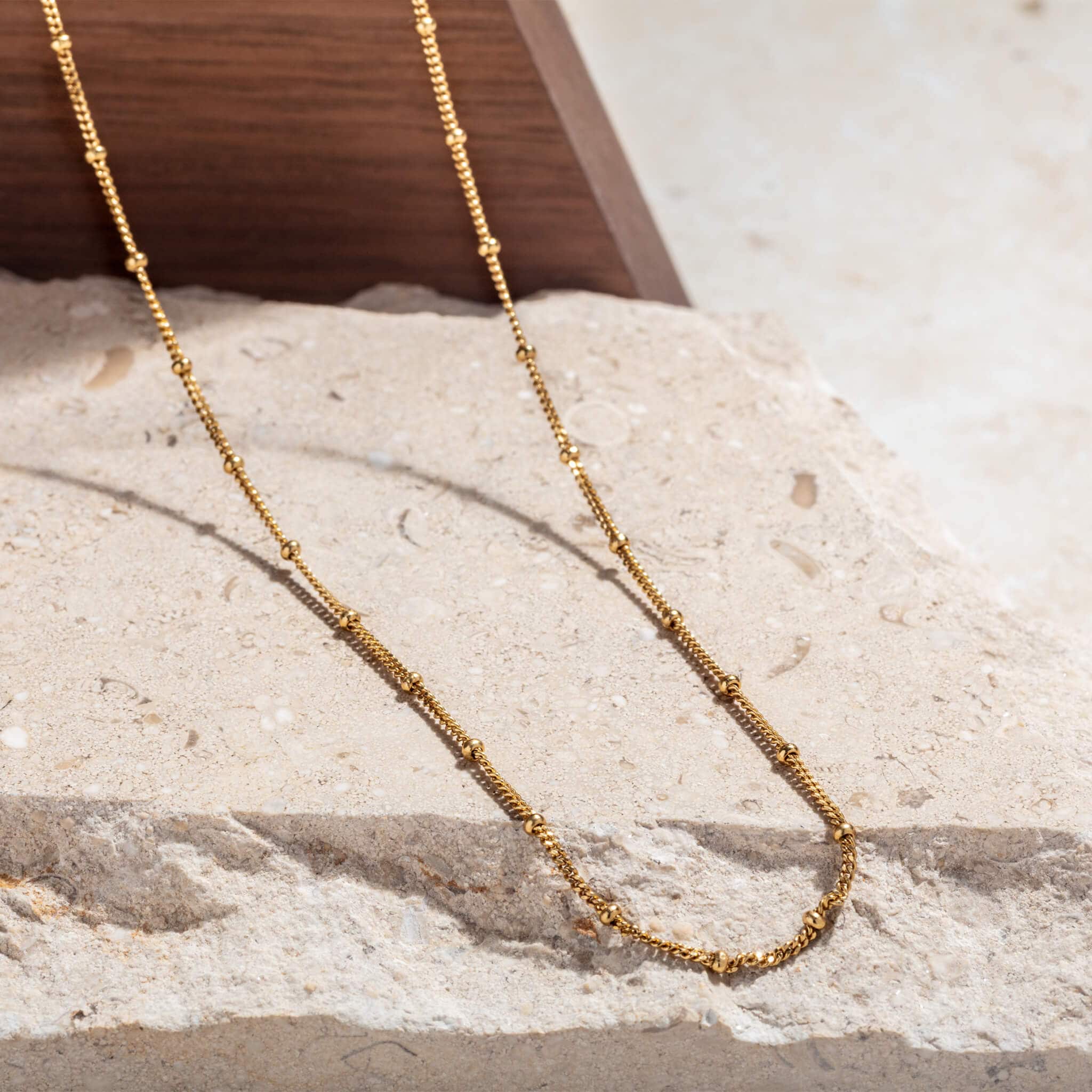 Claire Hill Designs – wholesale Link & chain necklace – Satellite Beaded Gold Chain Necklace2