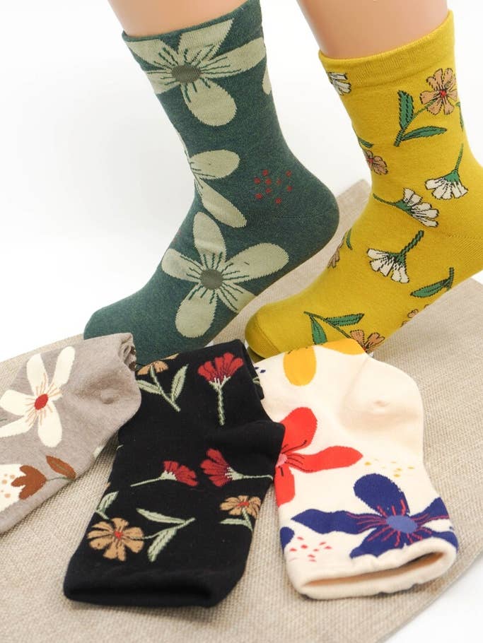 Floral Cotton Socks For Women | Women's Big Flower Socks for wholesale by Comfortarians