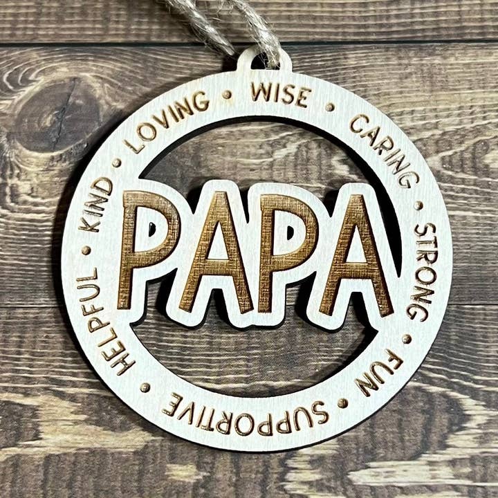 PAPA Ornamenter, Personlig Ornament, Træ Familie Ornament, Laser Graveret Træ Ornament, Træ Ornament for engroshandel hos C3DAR Design