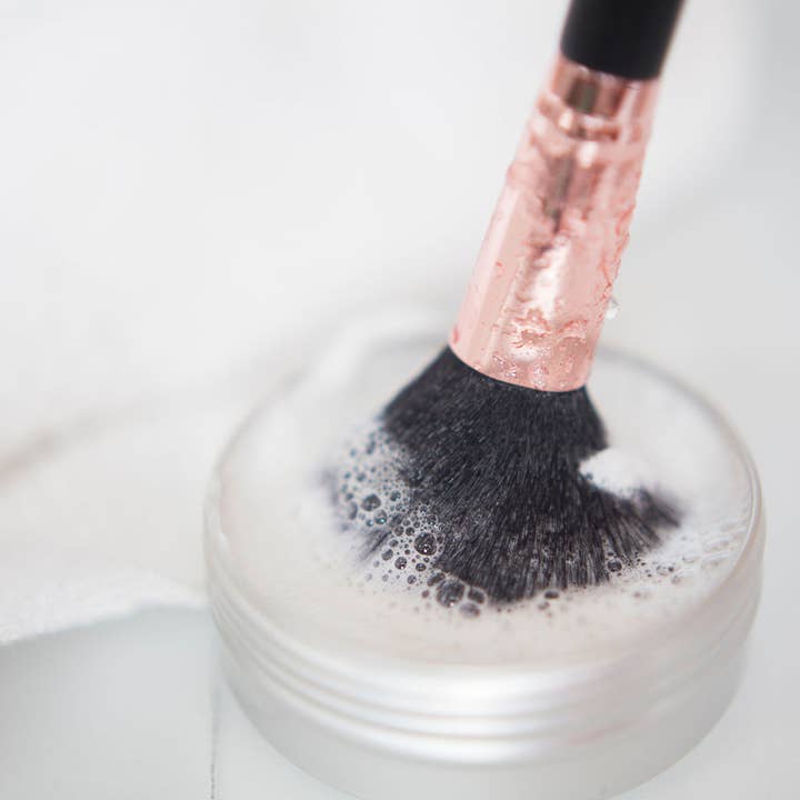 It's The Thought – wholesale Makeup brush cleaner – Tea Tree Antibacterial Vegan Brush Soap2