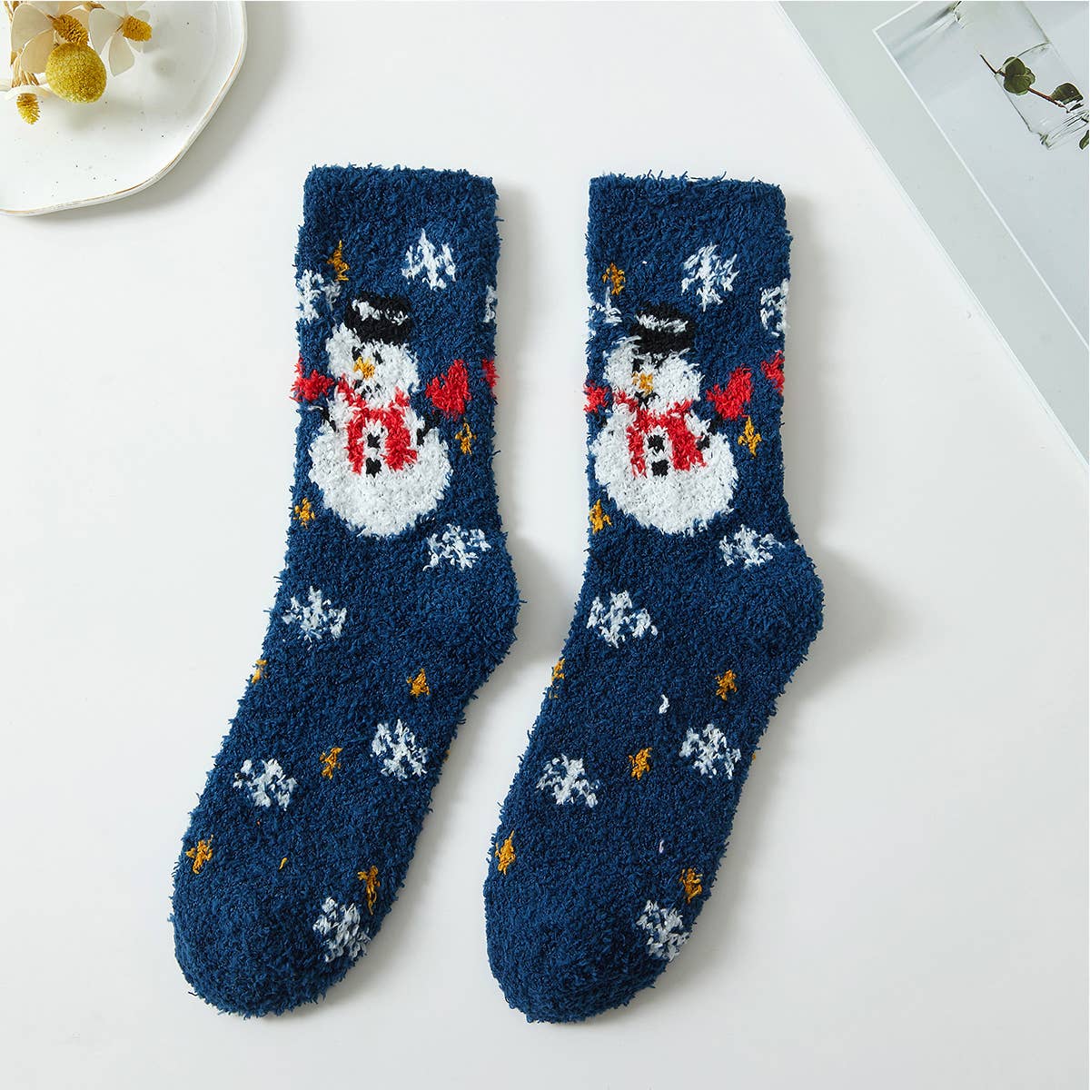 Suzie Q USA - Wholesale Socks - Kids - Christmas Character Plush Socks3