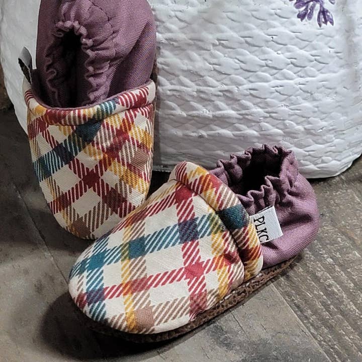 Mocassin à carreaux prune PLKC pour la vente par Piper Lane Kids Co