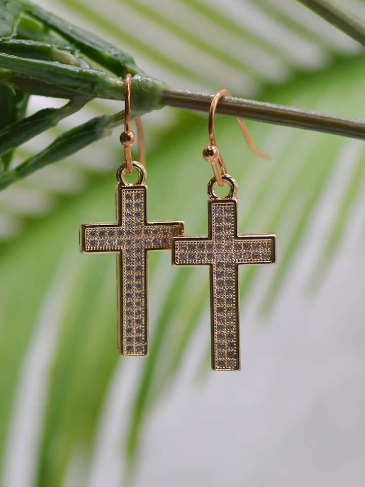 Brincos de gancho francês em cristal dourado cruzado-Eden Merry por atacado de Eden Merry Jewelry by James Lawrence