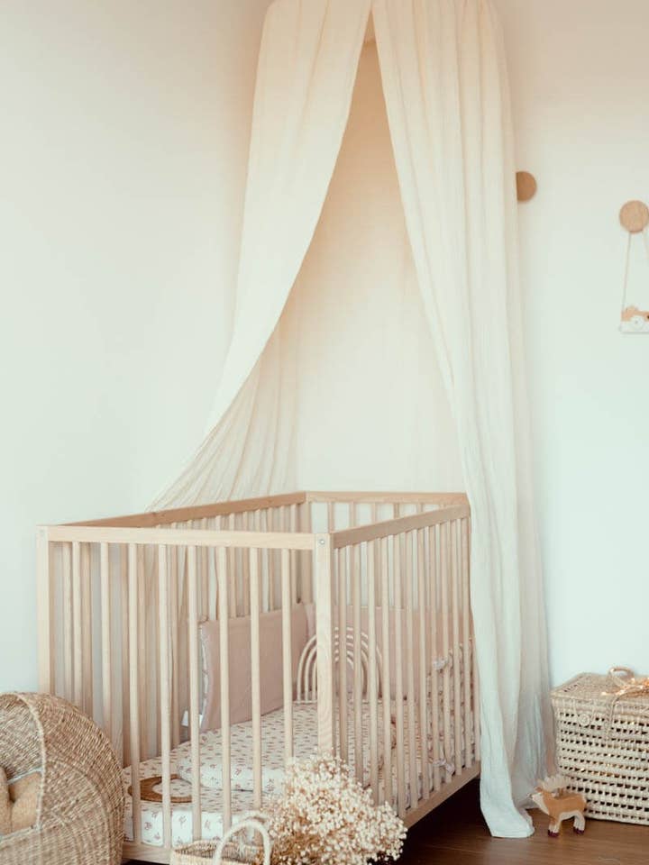 Tenda baldacchino color ecrù per letto per la vendita all'ingrosso da parte di Manufacture des bébés français