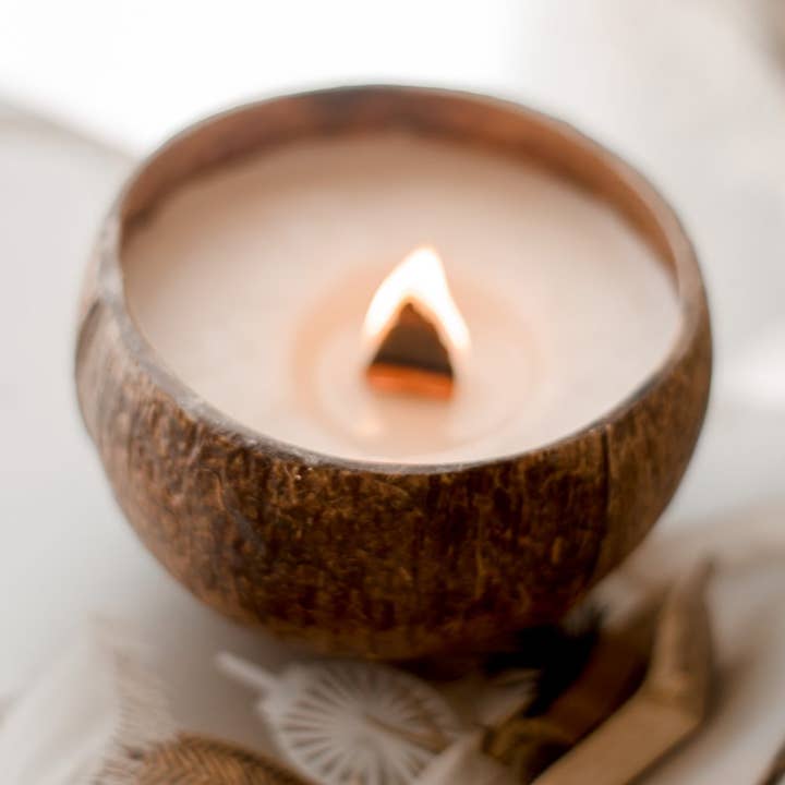 Vela de coco con mechas de madera y vainilla para venta al por mayor de Q Home Australia