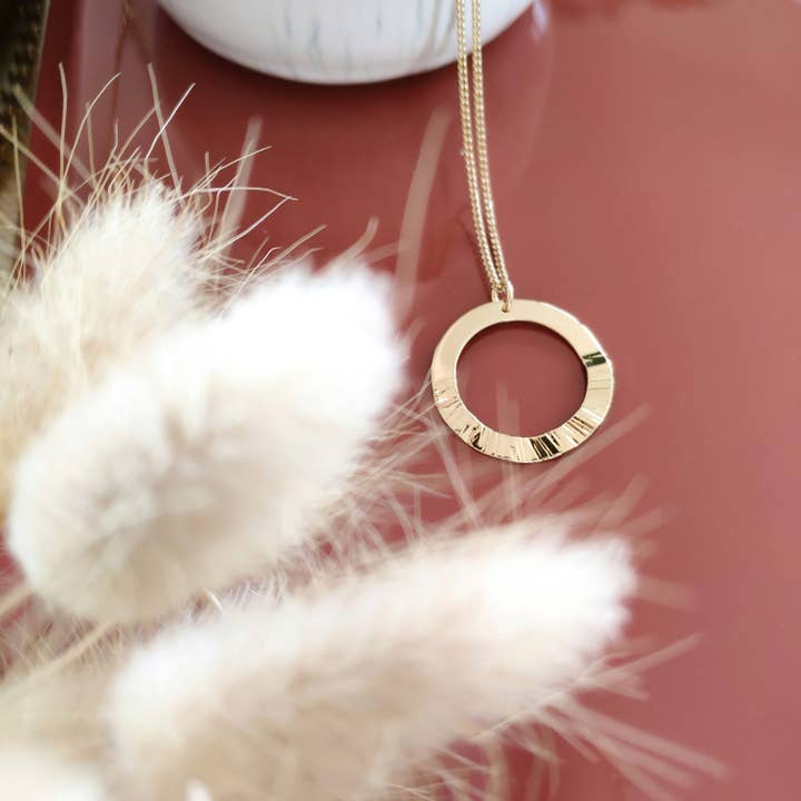 Baza Halsband för wholesale av Kathleen Bellonde