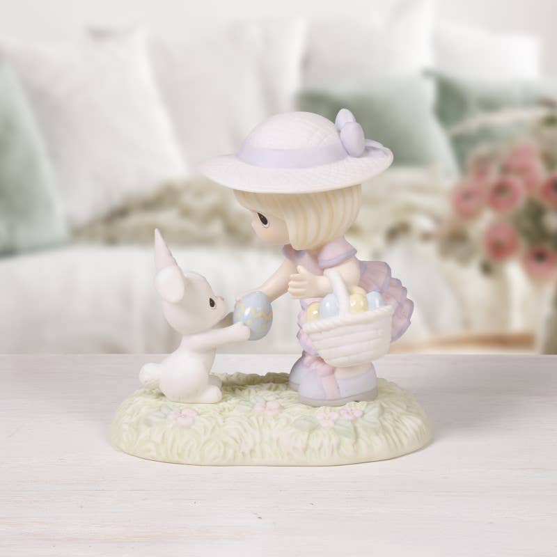 Precious Moments - Wholesale Decorative Figurine - I Find You Egg-straordinary Figurine