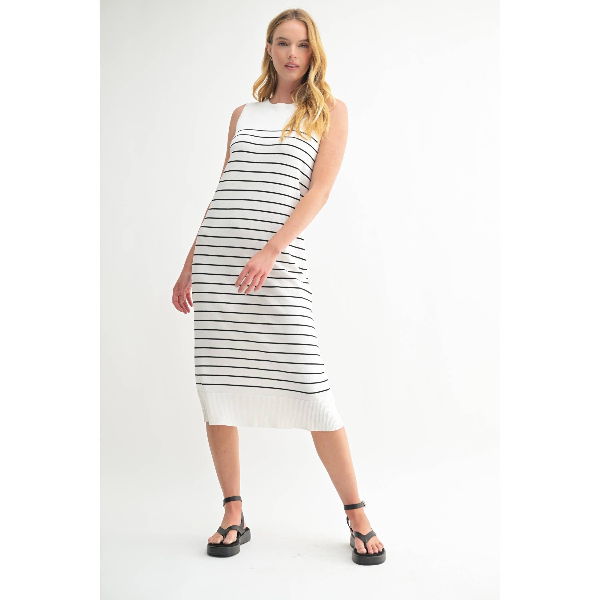 FUN2FUN - Vendita all'ingrosso Vestito - Donna - Abito midi senza maniche a righe con scollo rotondo.16