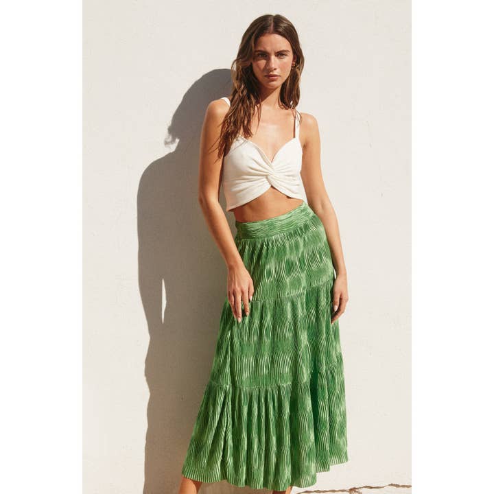 Luminous Elegance Midi-/maxikjol i vågig satin med volanger för wholesale av Dress Forum