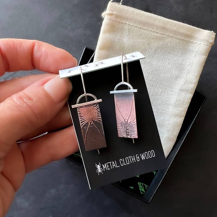 Metal Cloth & Wood - Venta al por mayor Pendientes colgantes - Pendientes hechos a mano con forma de ciempiés caseros en cobre y esterlina