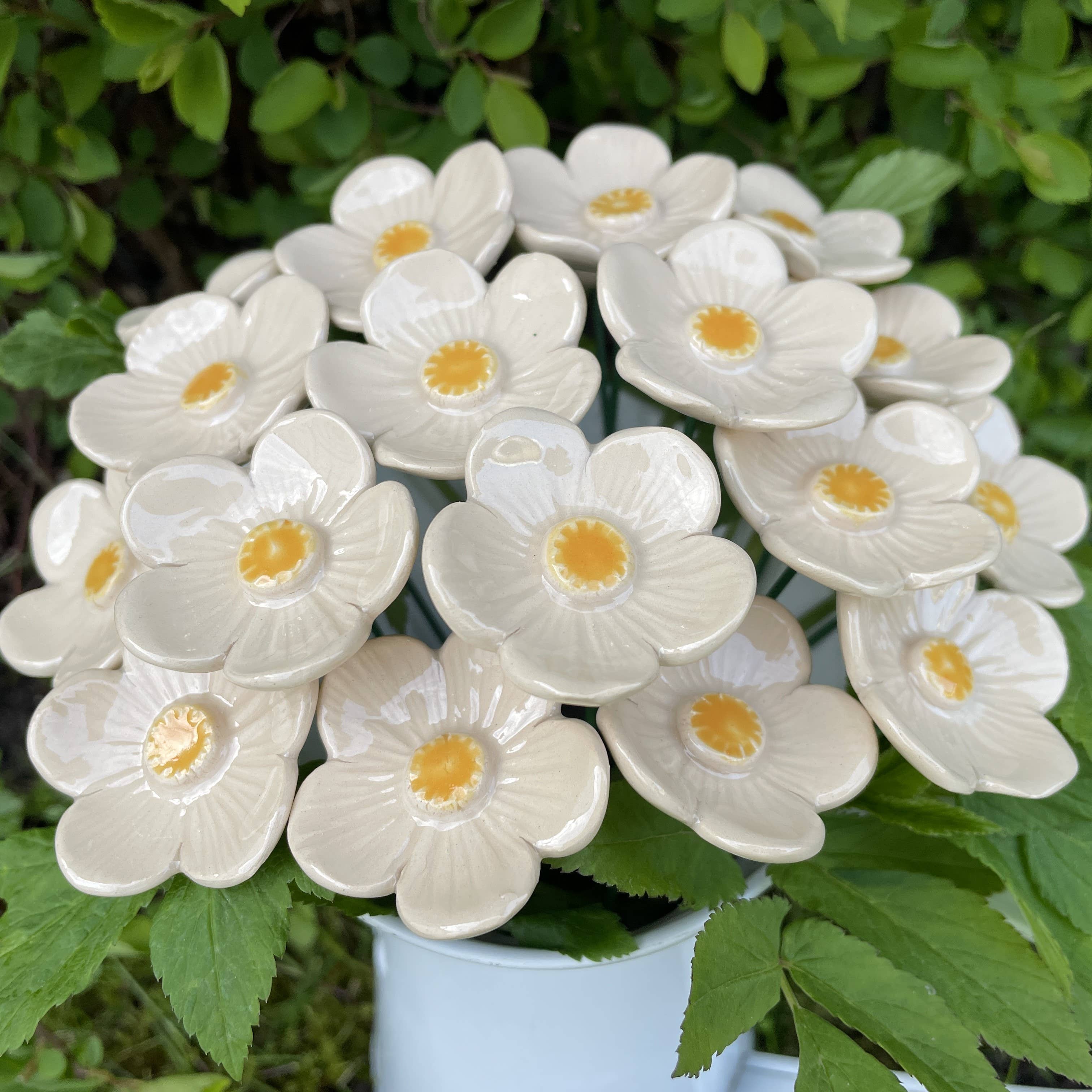 Pannonhem AB. - Vente Fleurs artificielles - Fleurs de prunier blanches en céramique avec tige, décoratives2