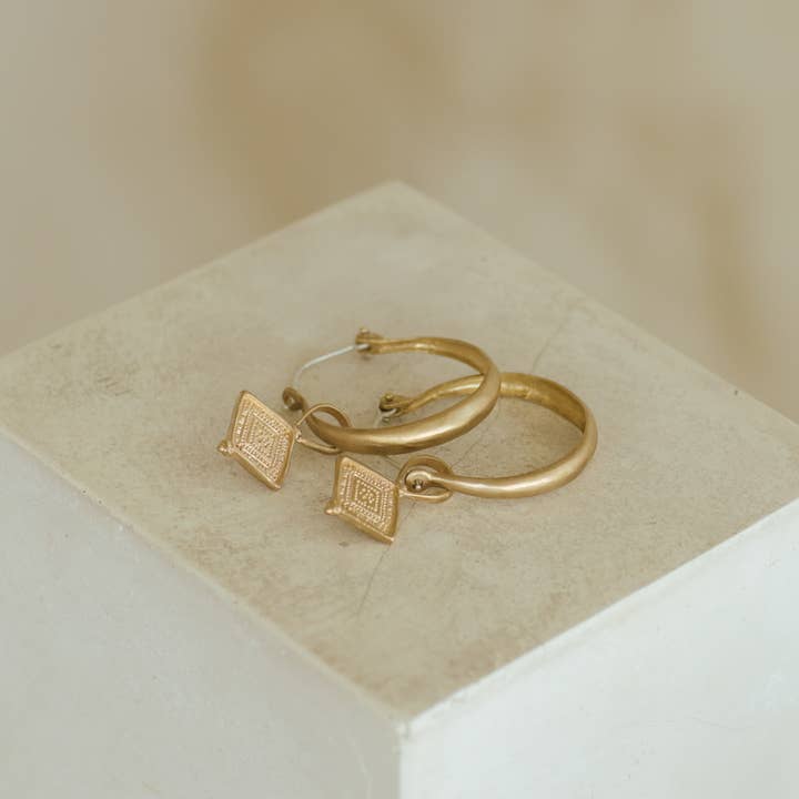 Nakila Collective - Wholesale Hoop earrings - Kya Hoops - Brass 9