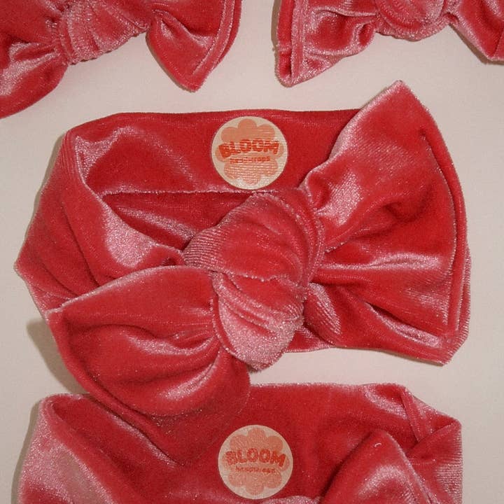Bubblegum Fluwelen Strik Hoofdband voor wholesale door Bloom Headwraps
