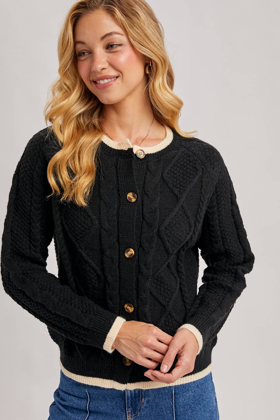 Bluivy - Vendita all'ingrosso Cardigan - Donna - CARDIGAN IN MAGLIA A TRECCE BUTTON DOWN13