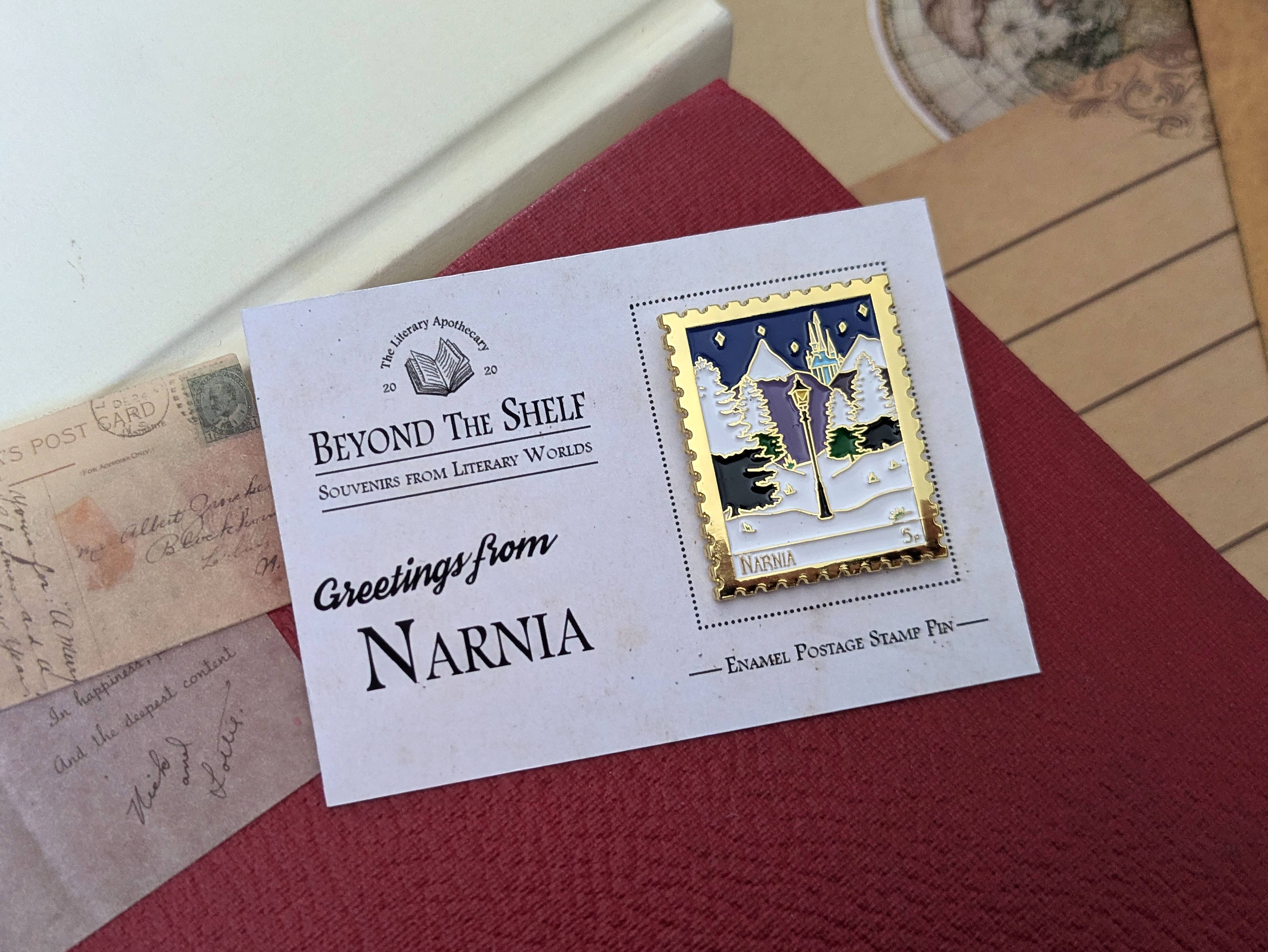 Beyond the Shelf - Wholesale Lapel Pin/Button - The Lion, the Witch and the Wardrobe Gold Enamel Pin Badge2