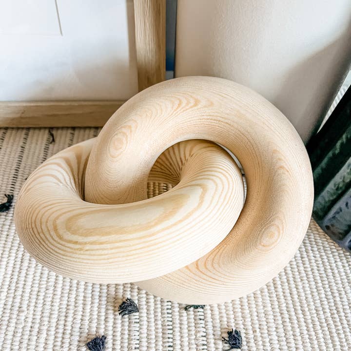 Vine & Nest - Wholesale Decorative Tabletop Object - Hand-crafted Wooden Chains and Rings