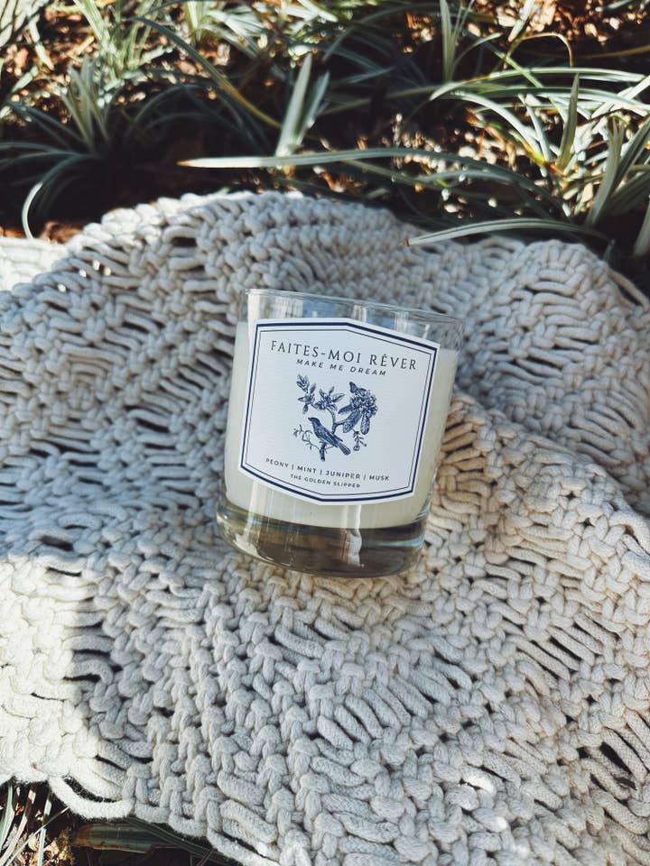 "Faites Moi Rêver" Pfingstrose + Minze + Wacholder Sojawachskerze für den Großhandel von The Golden Slipper