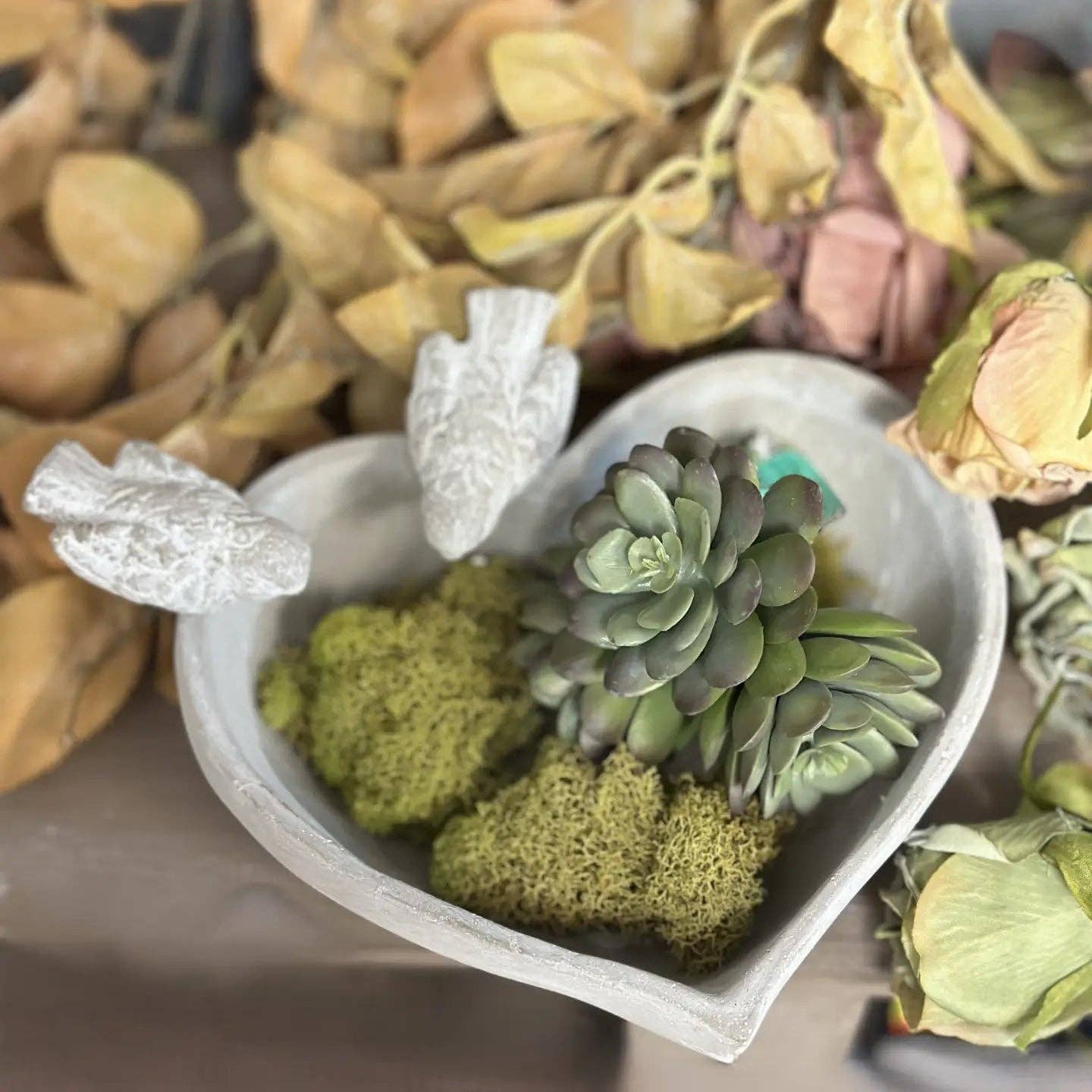 Mothology Home - Wholesale Plant pot - Cement Heart Planter2