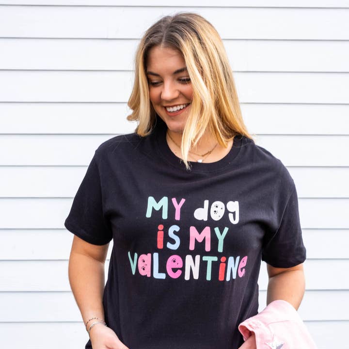 Mijn hond is mijn valentijn - Callie Tee - Zwart voor wholesale door Callie Danielle