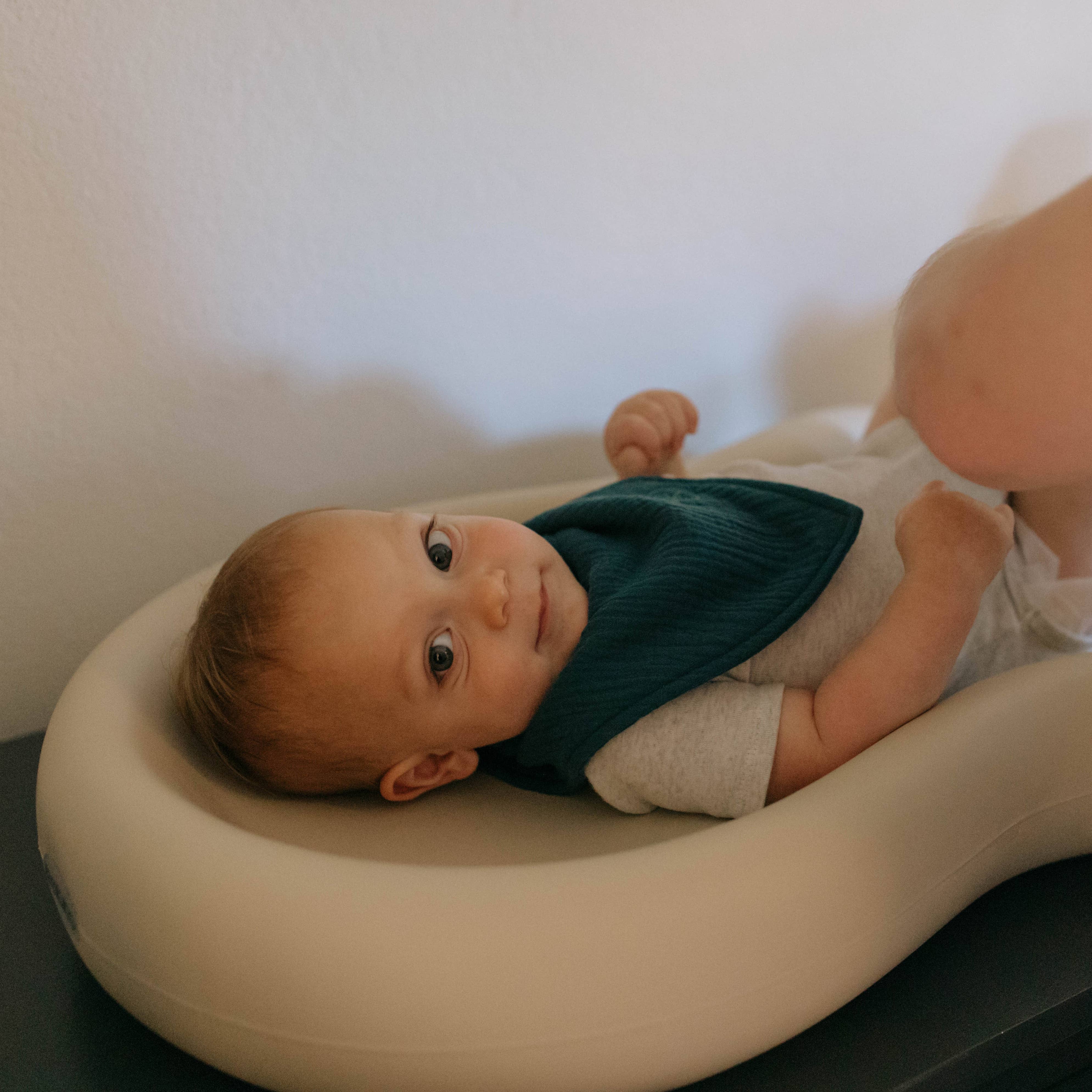 Parker Baby Co. – Engroshandel Bandanahagesmæk – Dune Muslin Bandana hagesmæksæt5