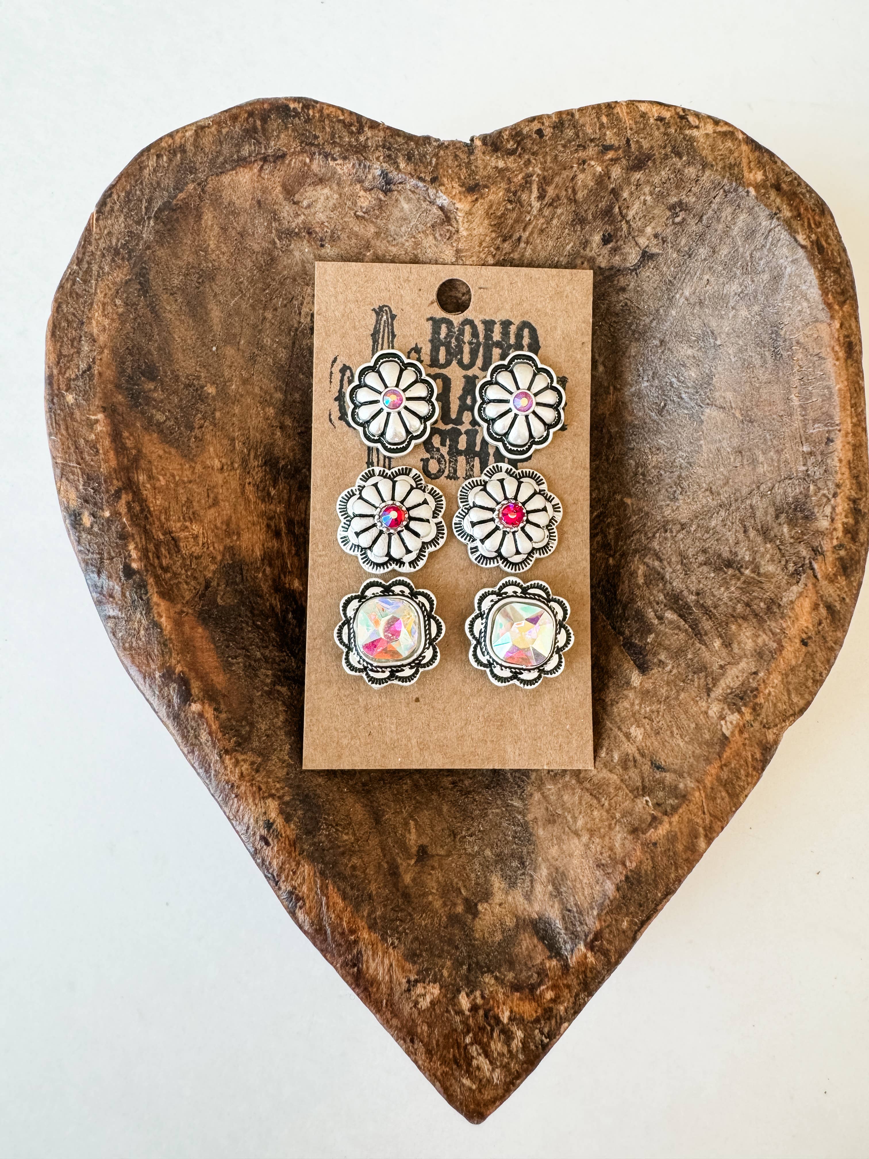 Boho Ranch Shop - Vente Parures de bijoux - Ensemble de 3 paires de boucles d'oreilles western à clous - Flower Concho1