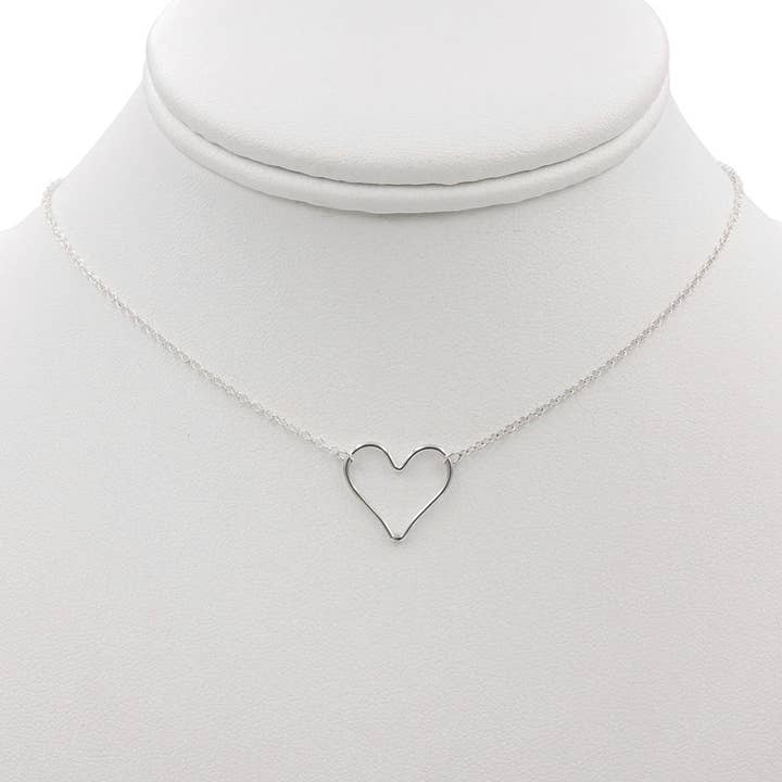 Collier en argent sterling avec cœur délicat pour la vente par Earth Song Jewelry
