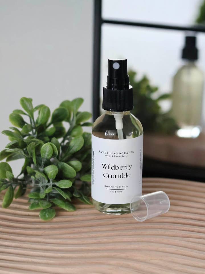 Spray pour chambre/linge Crumble aux baies sauvages 2 oz pour la vente par Savvy Handcrafts