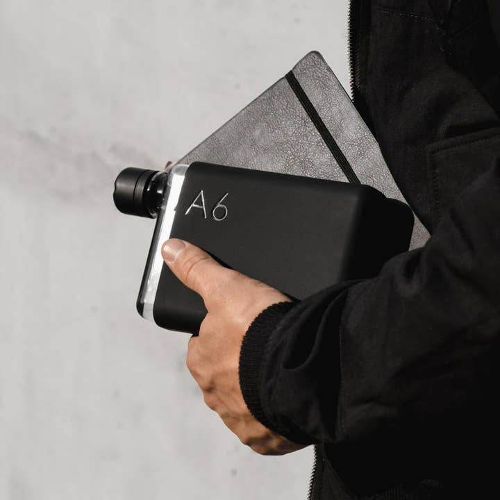 memobottle – Großhandel Getränkemanschetten & -Koozies – A6-Silikonhülle, schwarze Tinte4