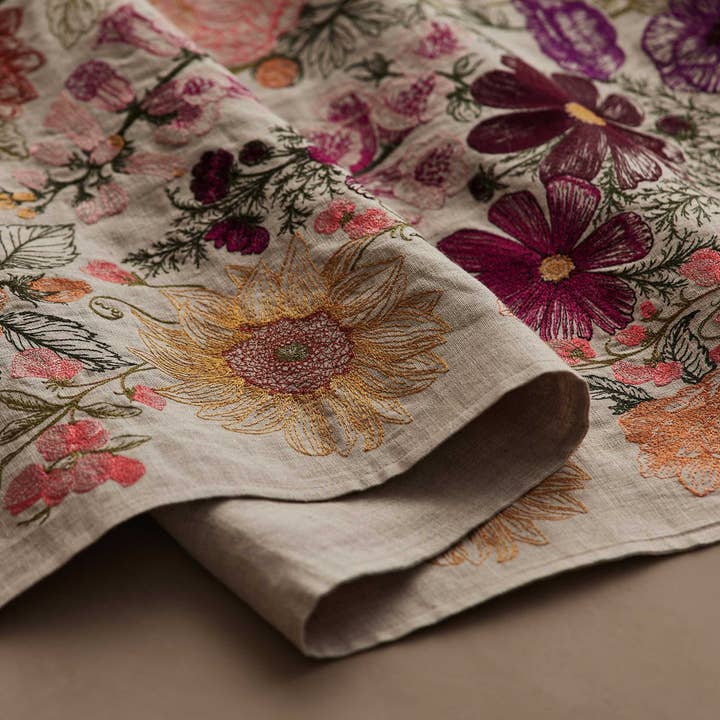 Coral & Tusk - Wholesale Table Runner - Paradise Garden Table Runner2