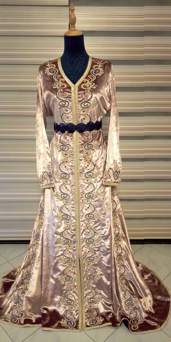 BAHAE FASHION - Wholesale Kaftan - Women's - Caftan de luxe fait main en velours de soie italien1