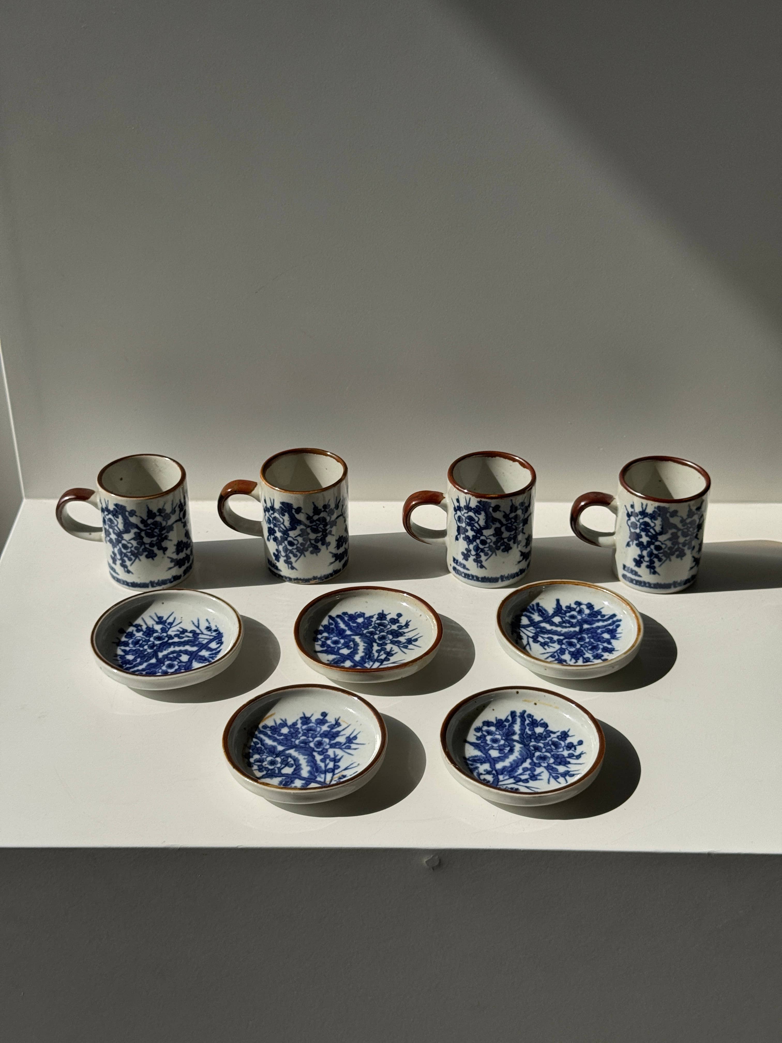 Blue Set of 4 small cups and their saucers with landscape decoration for wholesale on Faire14