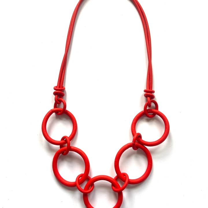 Collier court en caoutchouc épais rouge pour la vente par One of a Kind Club