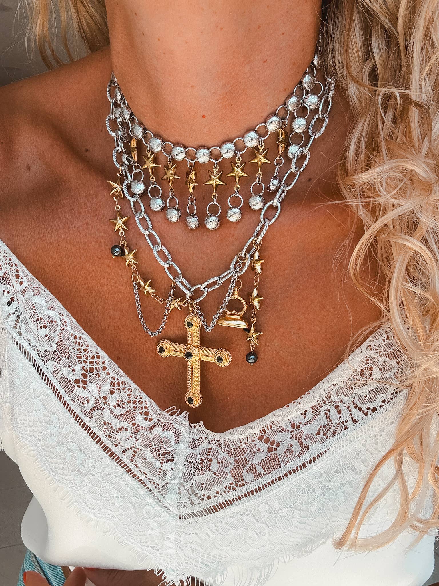 Goupi – wholesale Pendant/charm necklace – Rock star choker and cross charm necklace mix gold & silver4