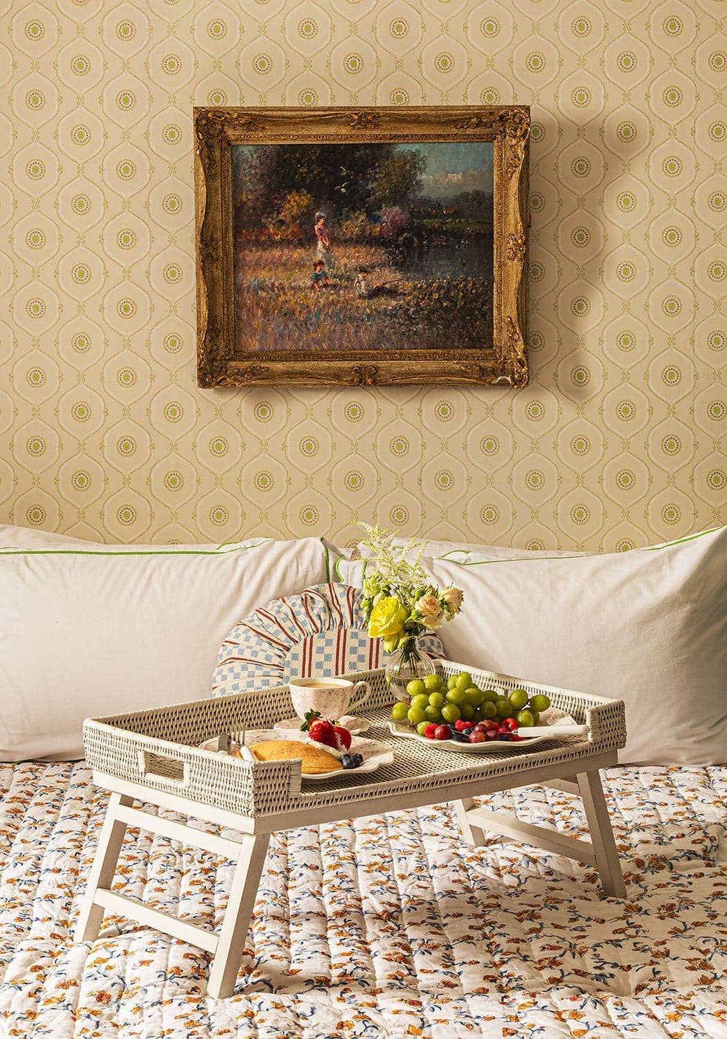 Madame Smart Ltd – wholesale Serving tray – Rattan Breakfast Tray - White1