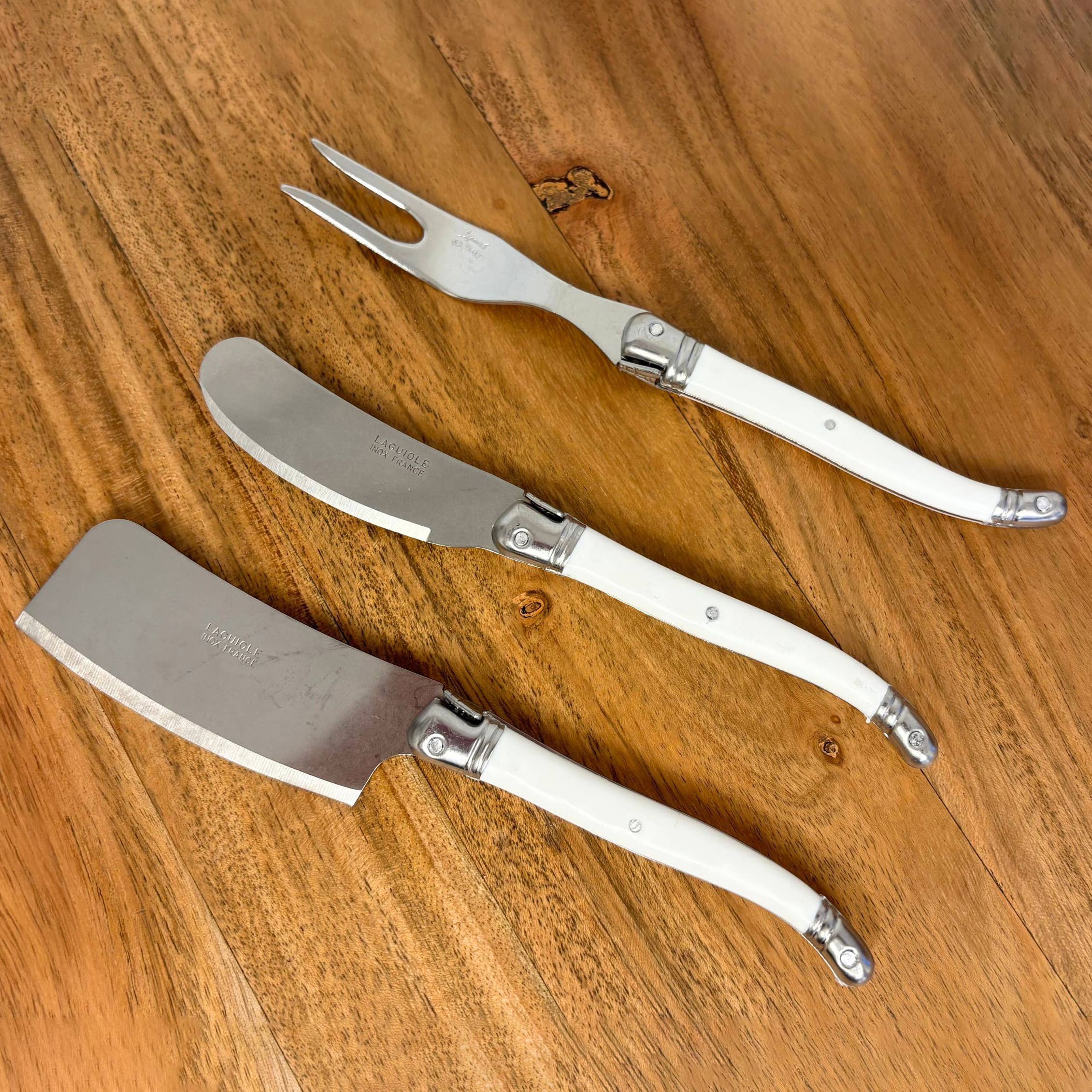 etúHOME - Wholesale Serving Utensil - The Original French Laguiole Cheese Cleaver, White3