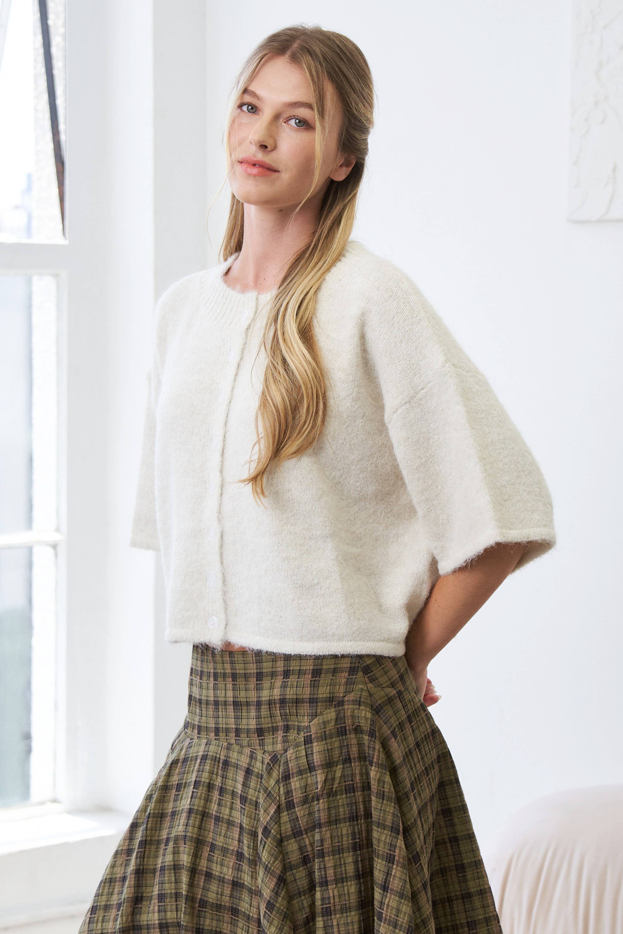 CANDESCENT - Wholesale Cardigan - Women's - Cropped Boxy Soft Knit Cardigan - LOU CARDIGAN1