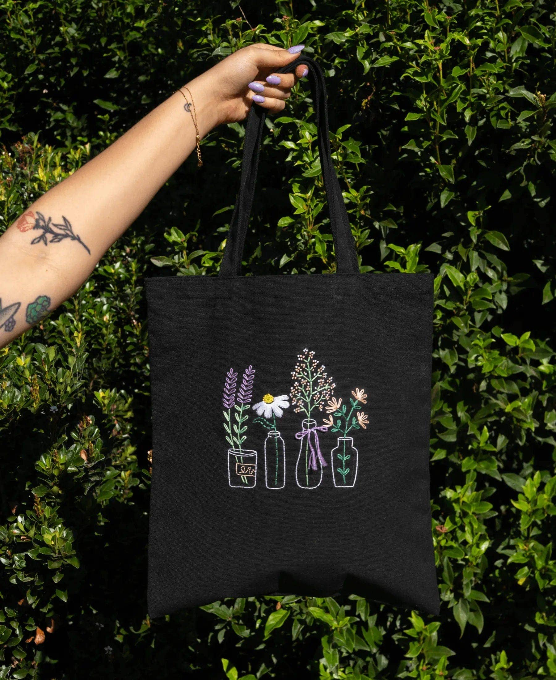 Craft Club - Wholesale Tote bag – Women's - GARDEN JARS - Embroidered Tote Bag Kit1