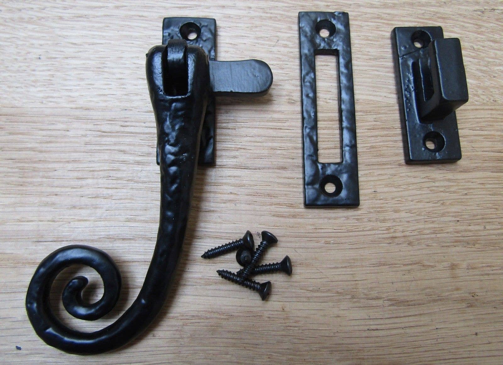 IronmongeryWorld – wholesale Knob/pull – Black Antique Curly Window Fastener 8"0