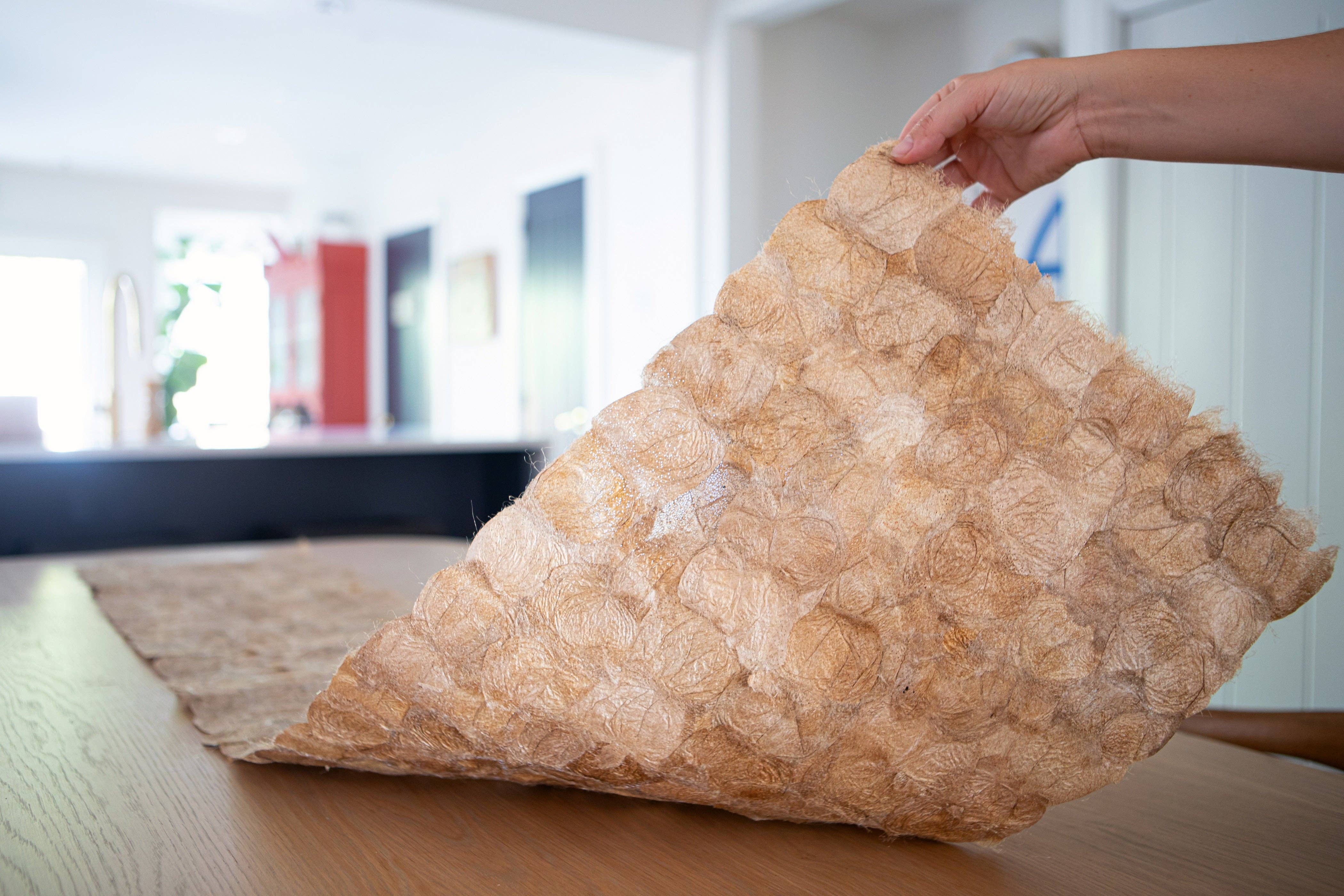 Tanana Madagascar – Engroshandel Bordløber – Wild Silke Bordløber - Ceranchia Dense1