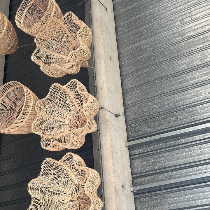 Office Objets - Wholesale Chandelier/Hanging Light - Pendant light, flower-shaped rattan fixture, tulip, corolla H:80cm D80cm52